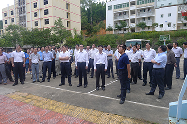 南平市市委書記裴金佳、市長林寶金率市委市政府全部領(lǐng)導(dǎo)及各市縣主要領(lǐng)導(dǎo)一行蒞臨我公司視察指導(dǎo)